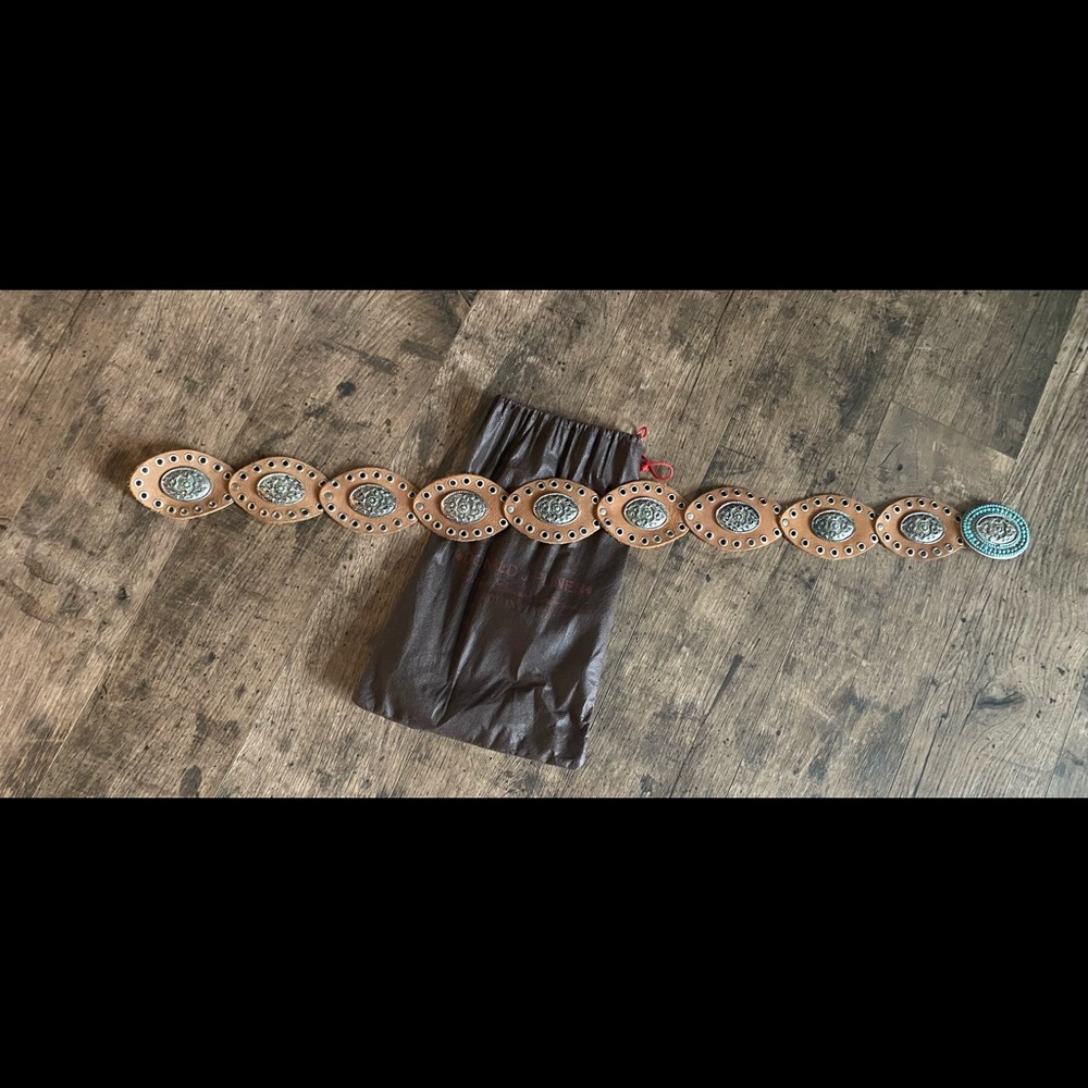 Donald J. Pliner women’s belt